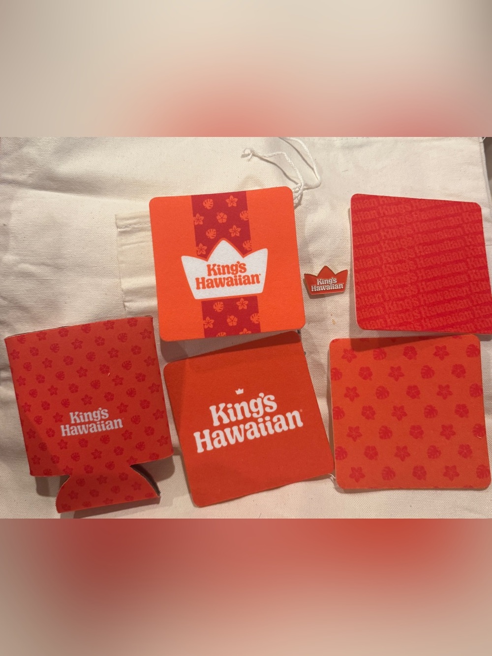 King’s Hawaiian Coasters (4) and Can Cooler